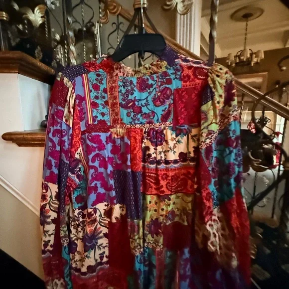 Easel NWOT Beautiful Multi Color.Elastic at sleeves & neck. S.Button front. - Picture 7 of 10